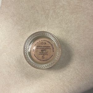 Glossier street concealer g10